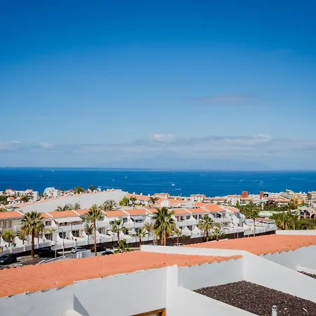 486 B Island Village Apartman
